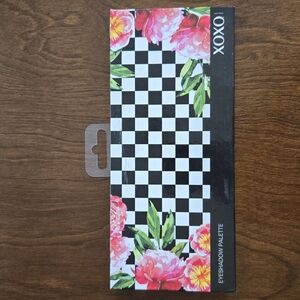 XOXO Black and White Checkered Eyeshadow Palette with Floral Accents